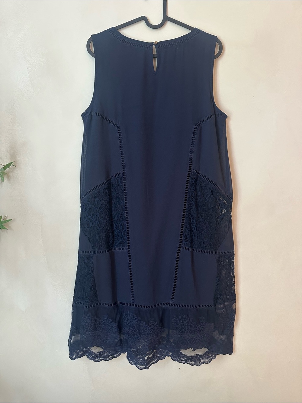 NWOT Soft Surroundings Navy Lace-Panel Sleeveless Shift Dress PM - Picture 2 of 4